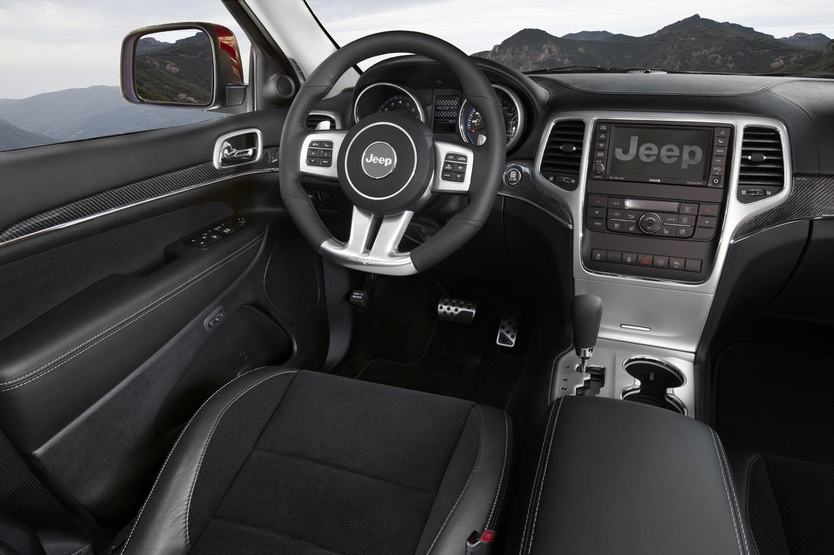 grand cherokee 2012 interior