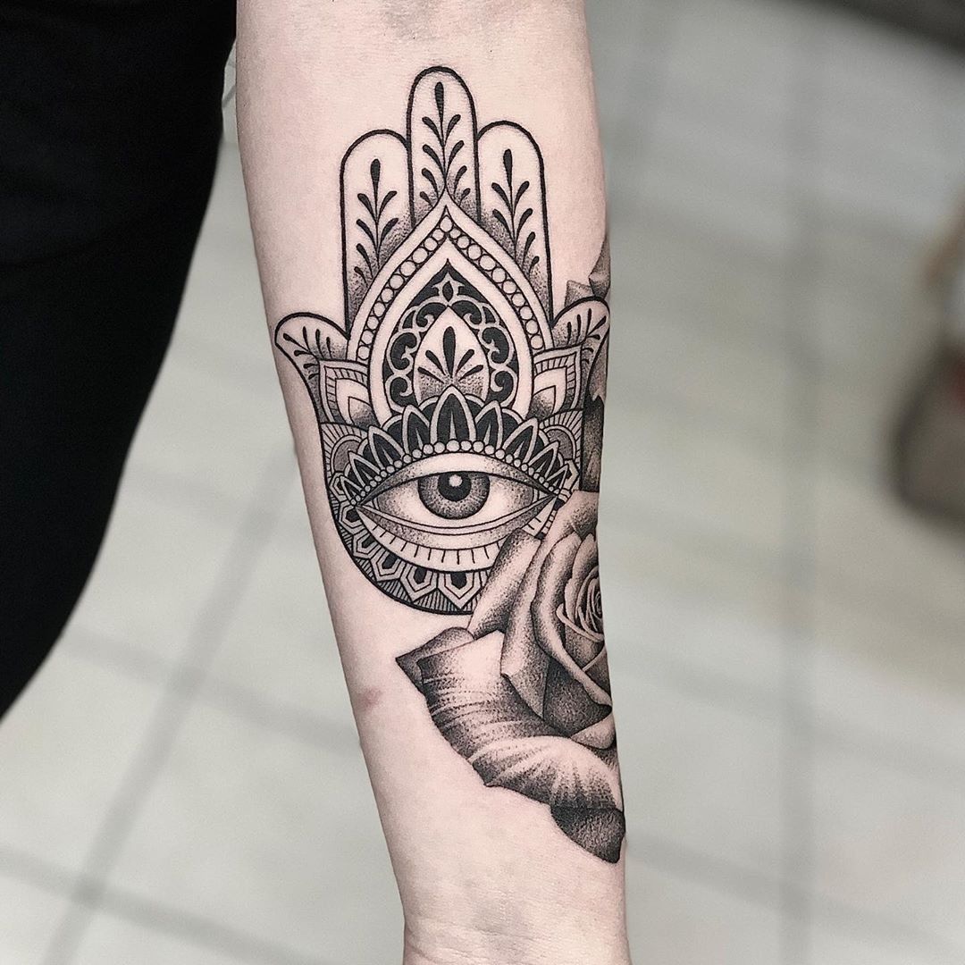 hamsa tattoo