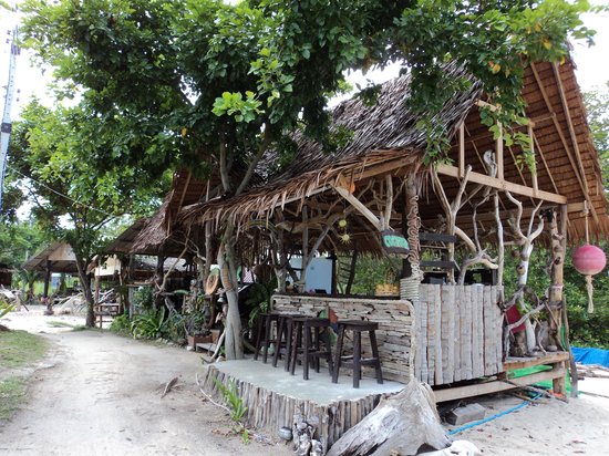 oasis bar and restaurant phi phi