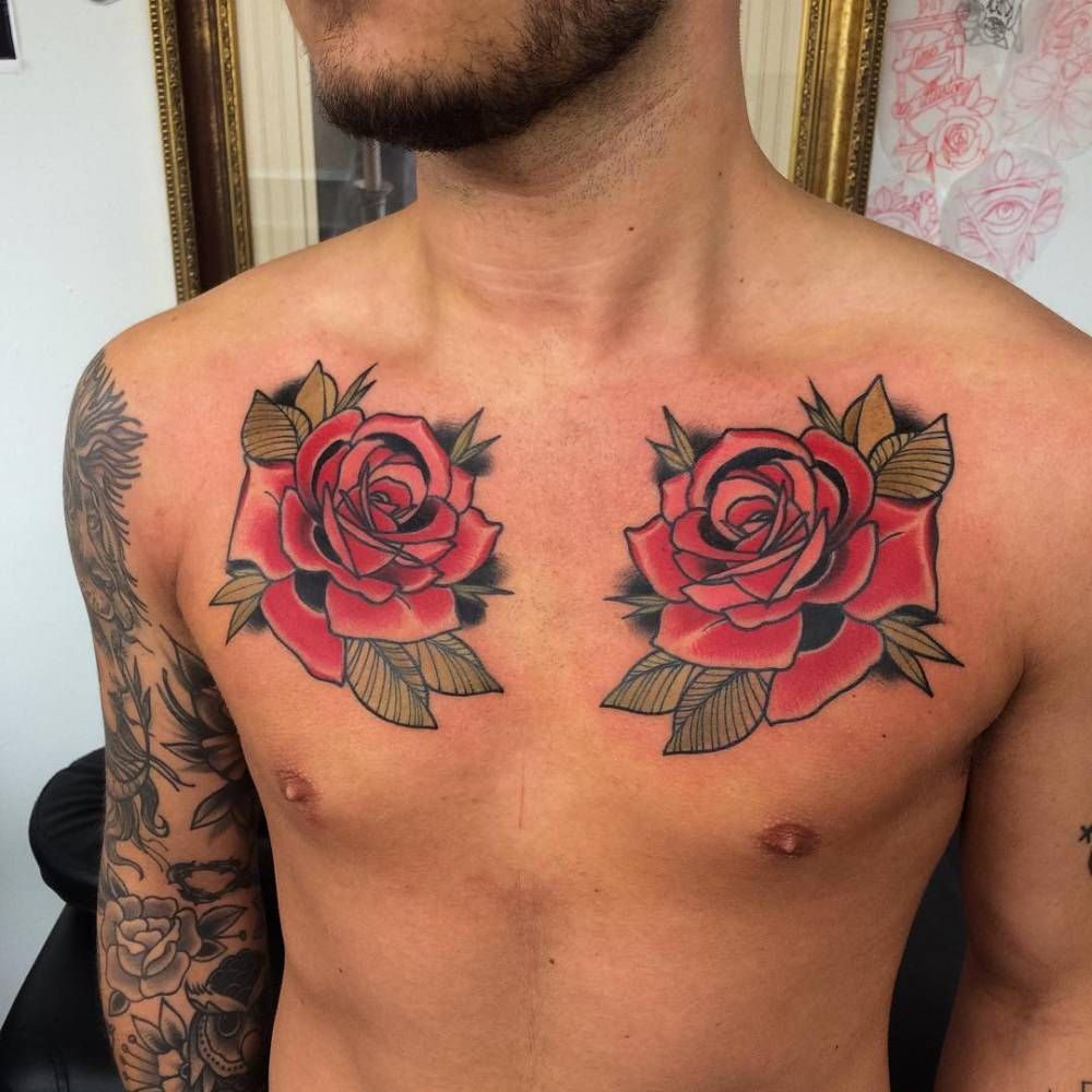 tatuajes de rosas en el pecho para hombres