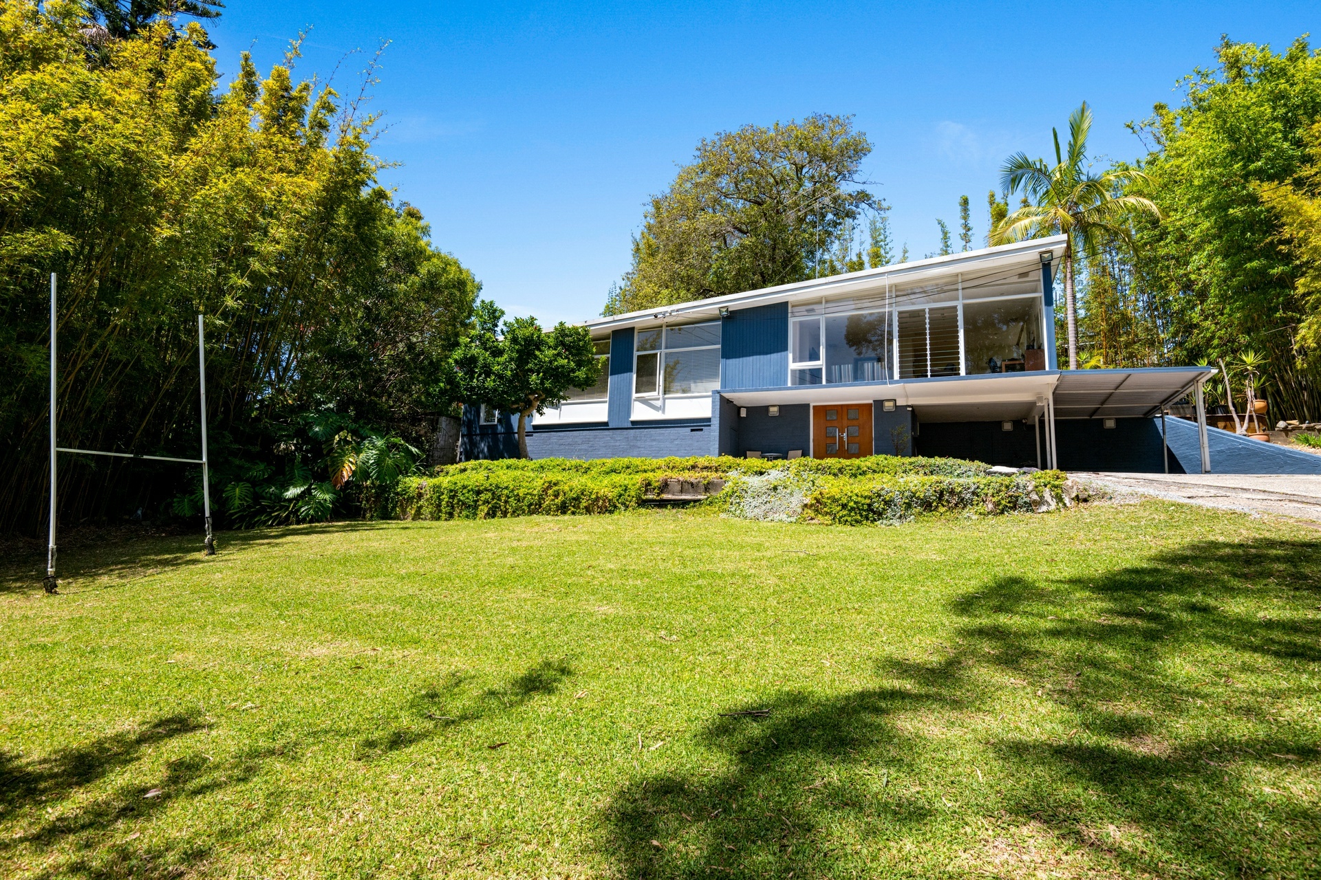 127 crescent road newport