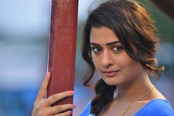 rx 100 heroine images hd