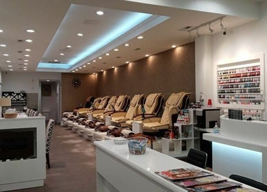 nail salon evanston