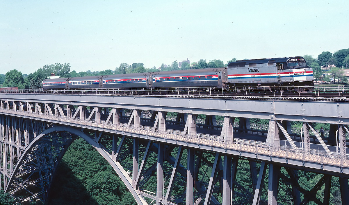 amtrak maple leaf