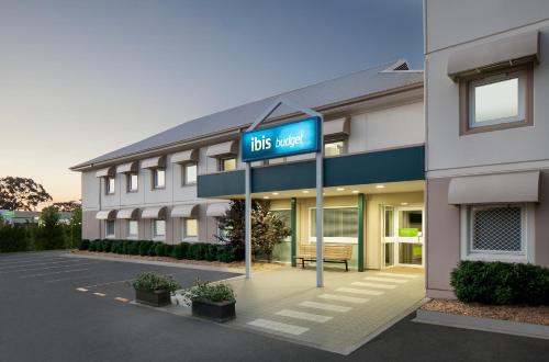 ibis budget canberra watson act