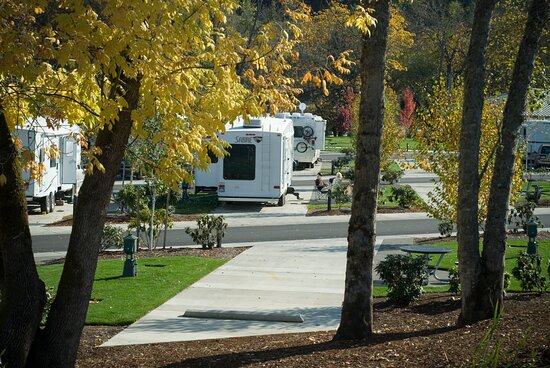 7 feathers rv park