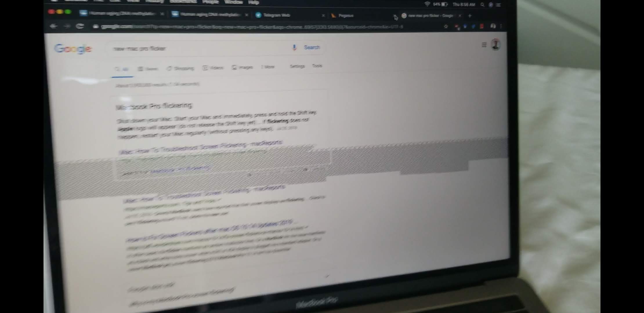 macbook pro screen flashing