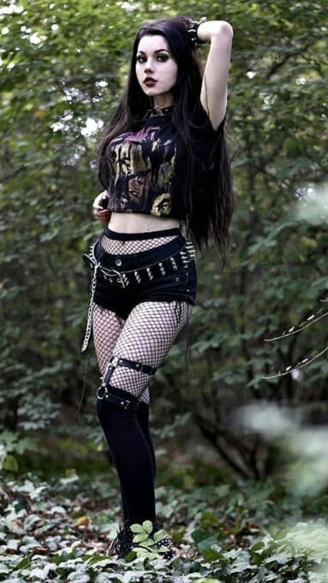 hot goth chicks