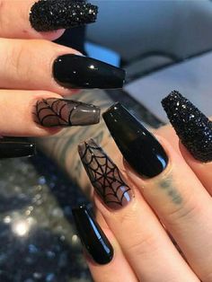 acrylic nails designs black