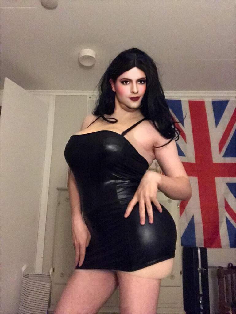 crossdresser babe