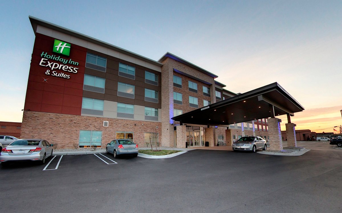 livonia hotels