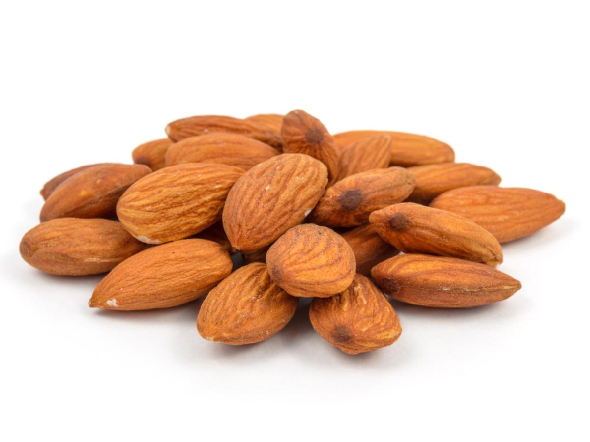 1/2 cup almonds