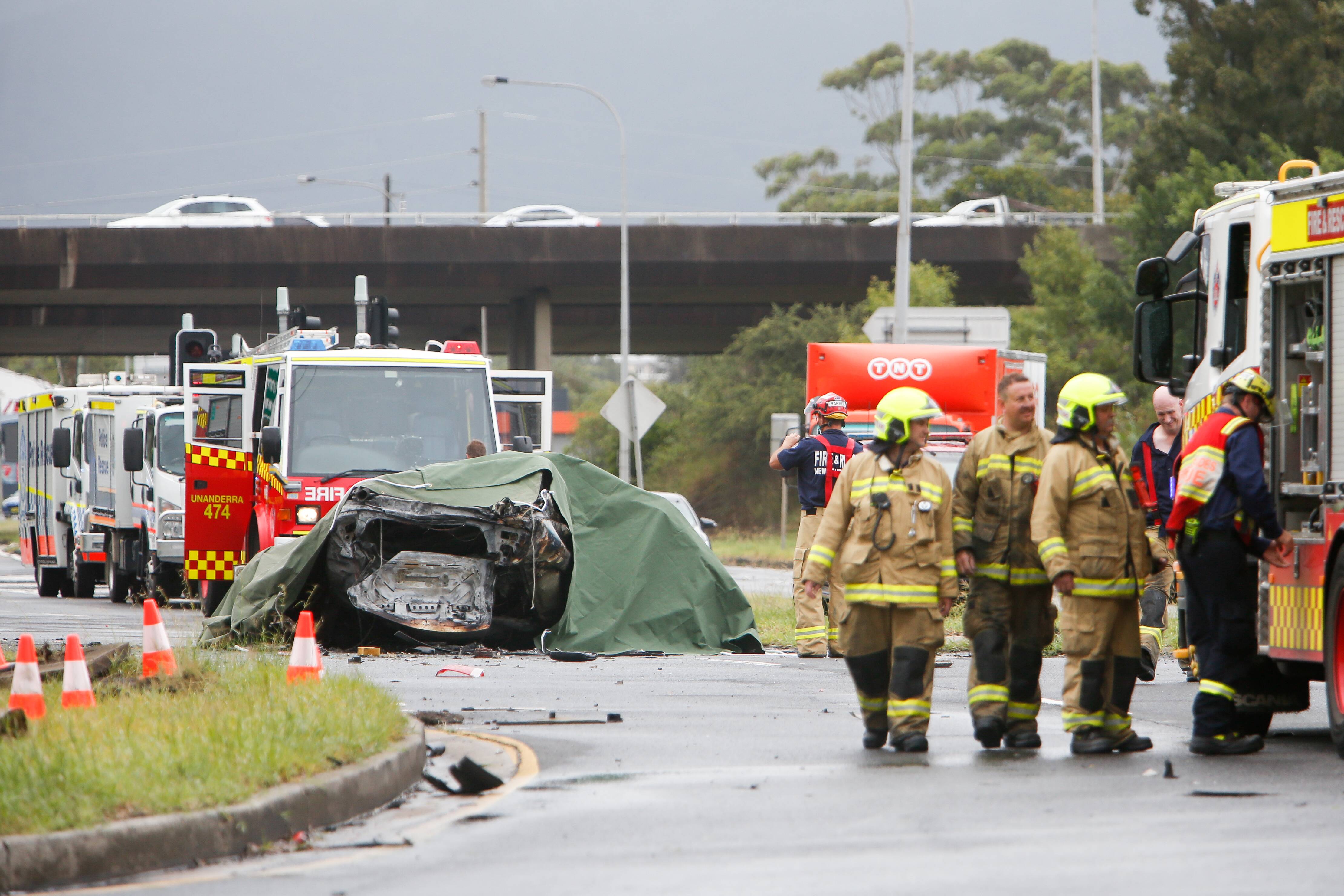 unanderra accident today