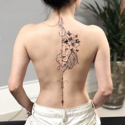 tatouage dos femme