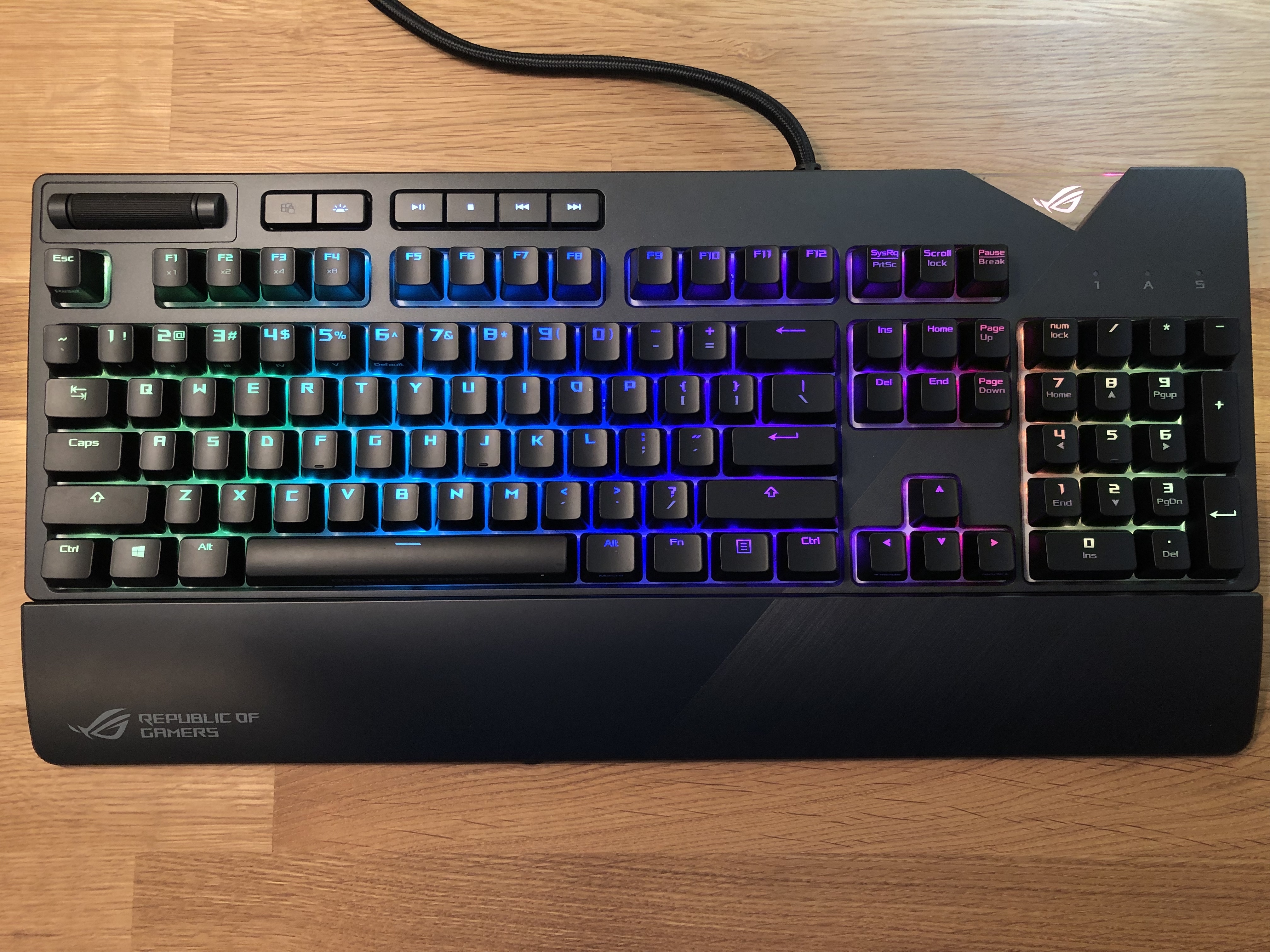 keyboard strix