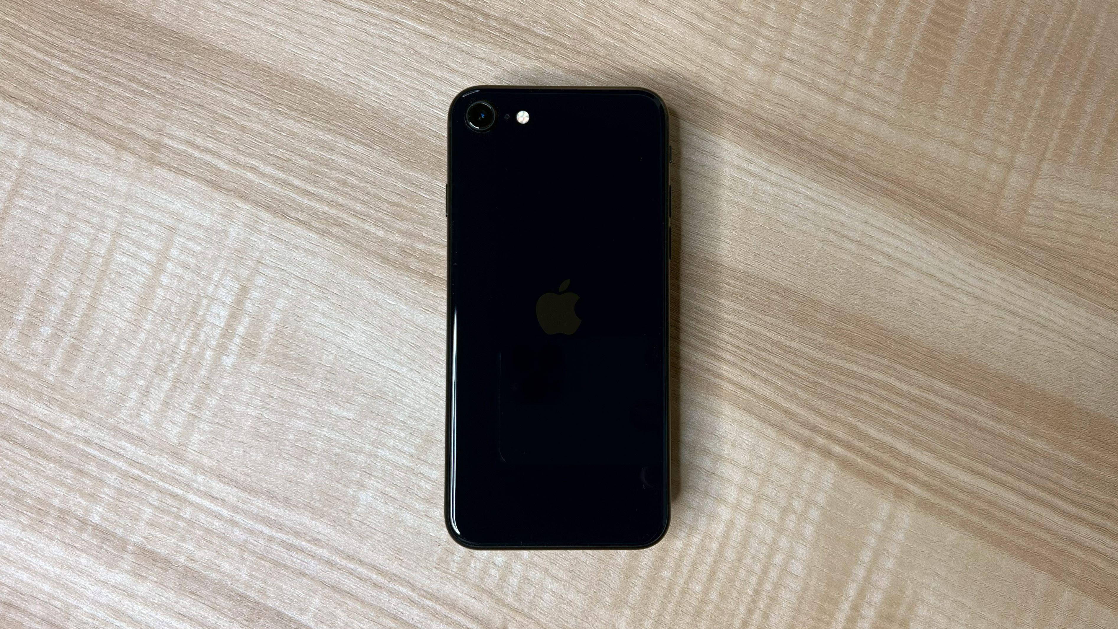 iphone se jet black