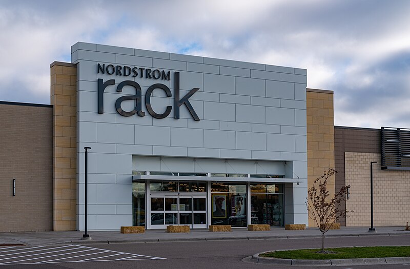 nordstrom rack hours