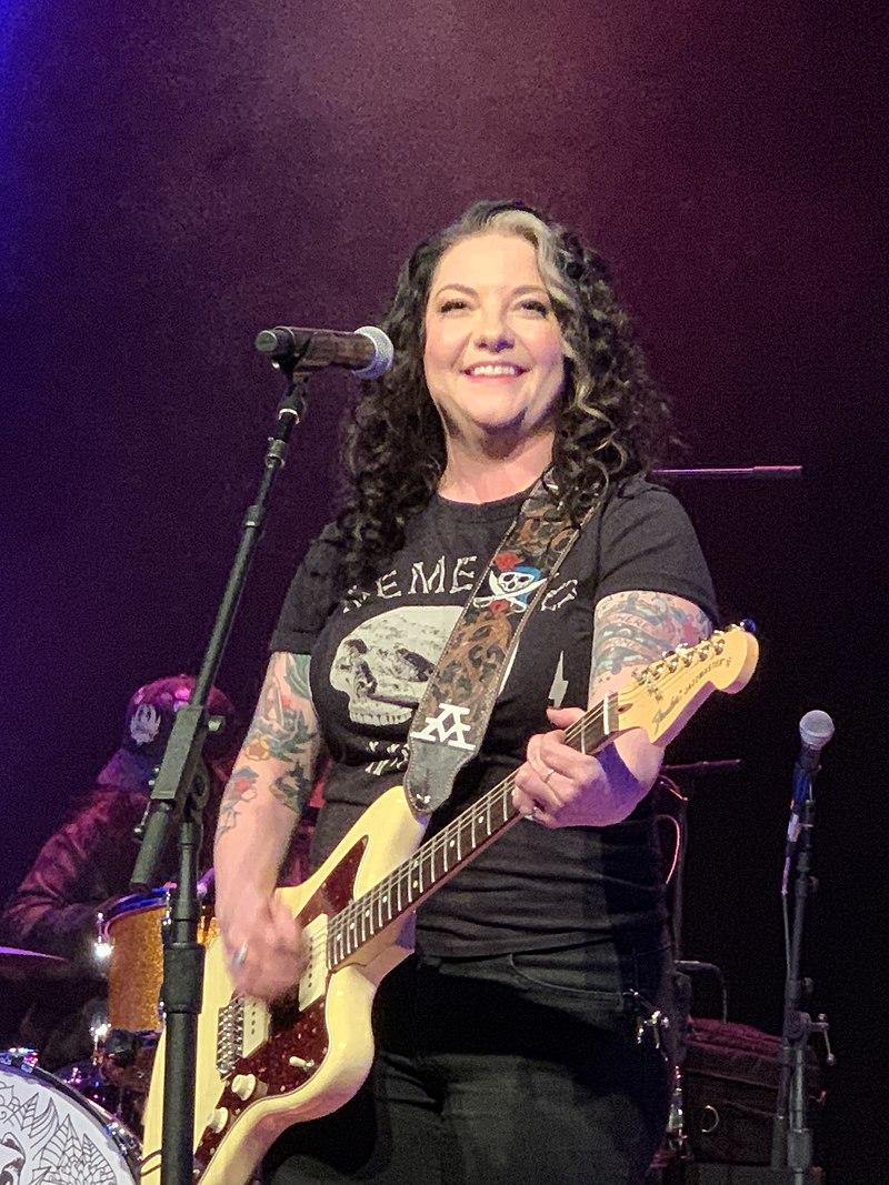 ashley mcbryde net worth 2022