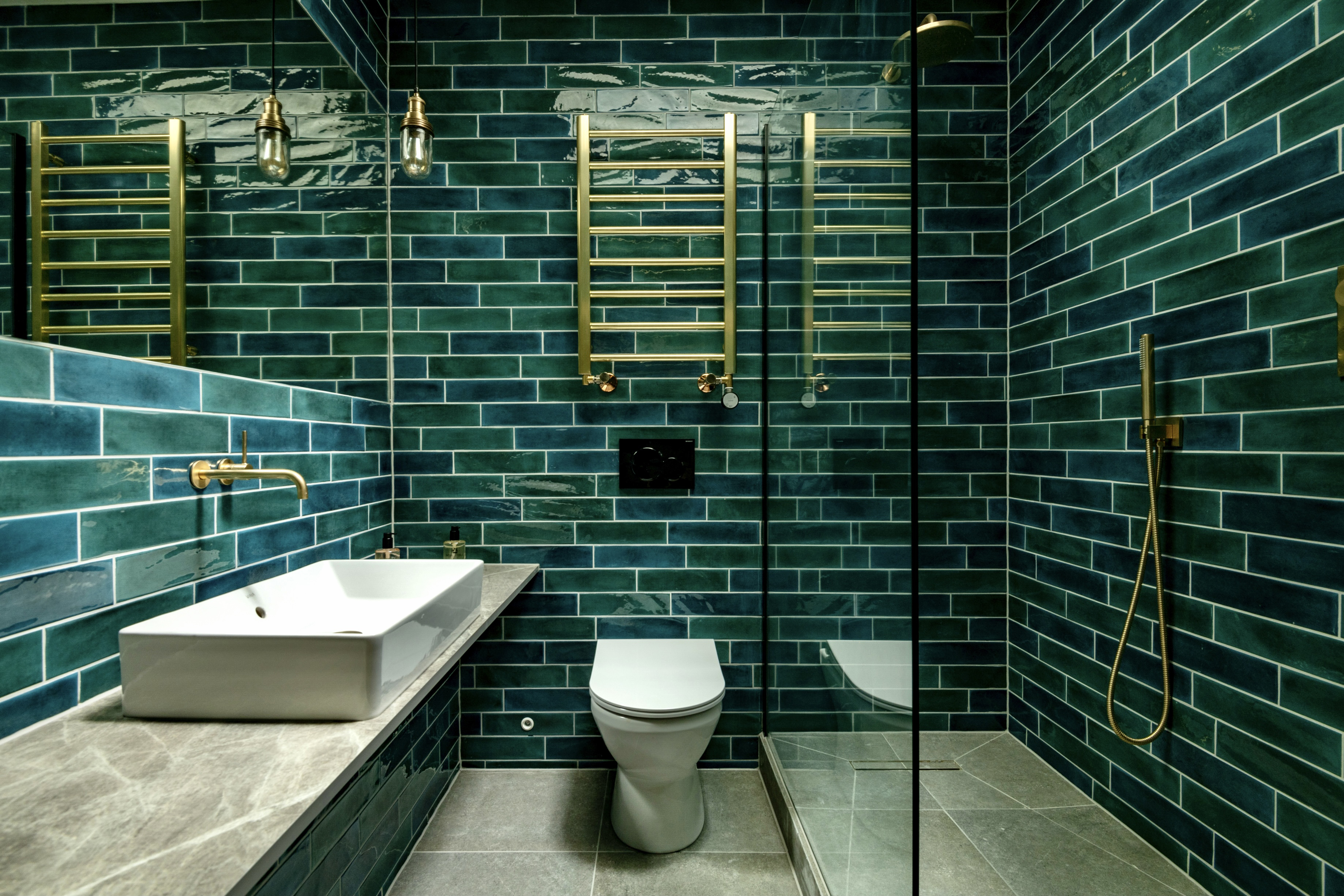 green bathroom themes