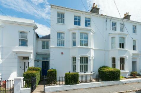 flats for sale in deal kent