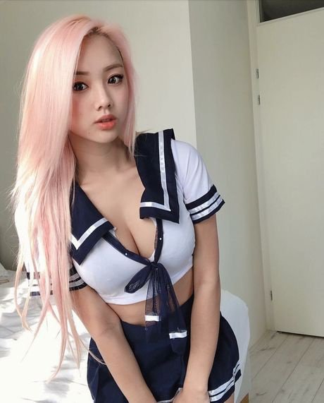 vyvan le nude