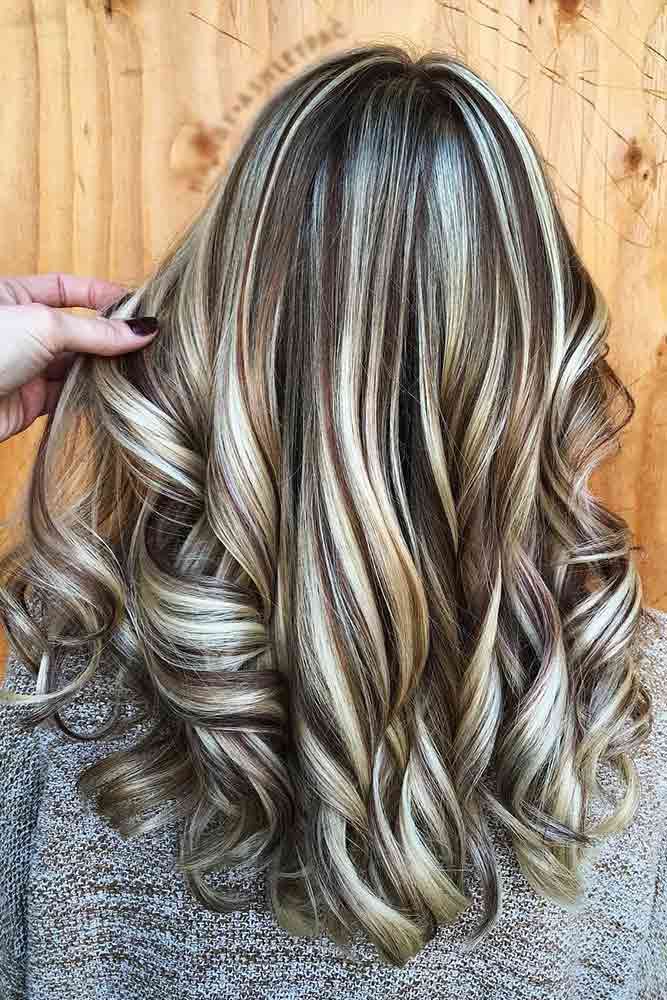 dark brown highlights in blonde hair