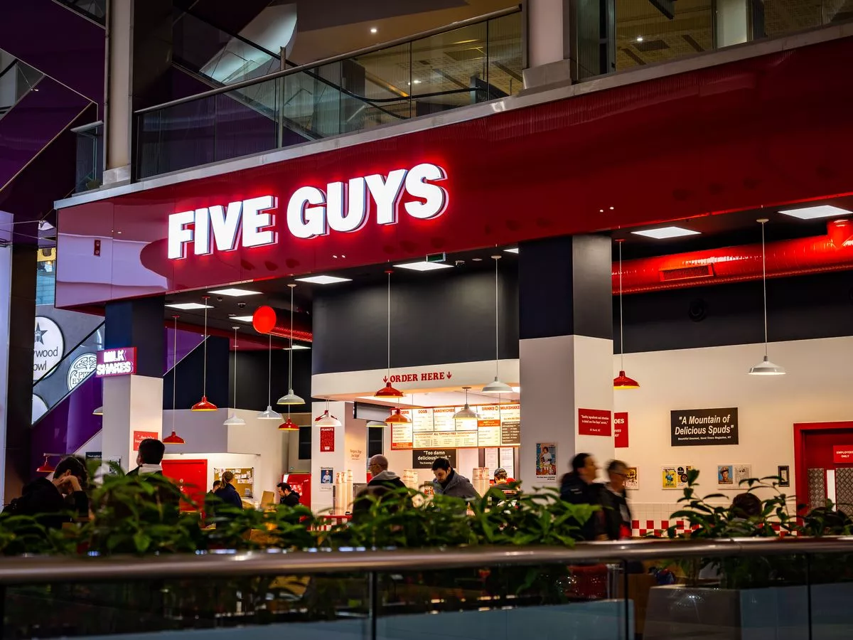 five guys lincoln opening date