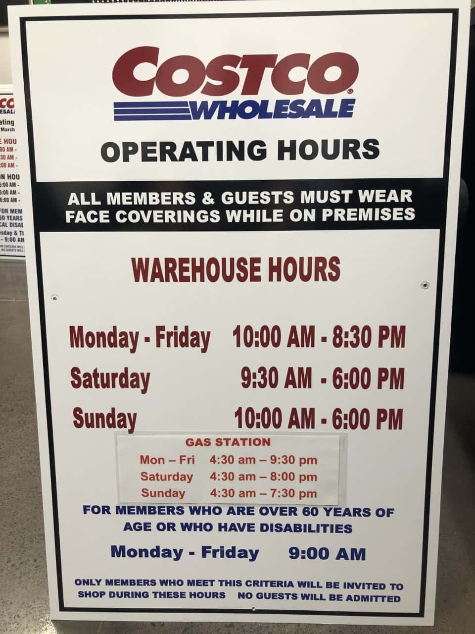 what time does costco close on sunday