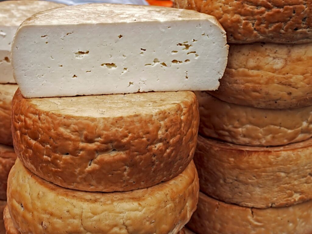 smoked cheese that originates from galicia