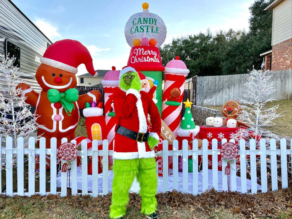 grinch outdoor decor