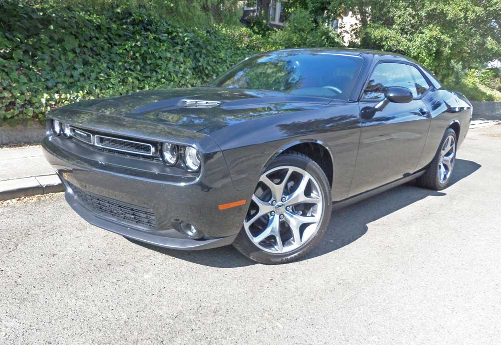 2015 dodge challenger sxt plus or r t plus