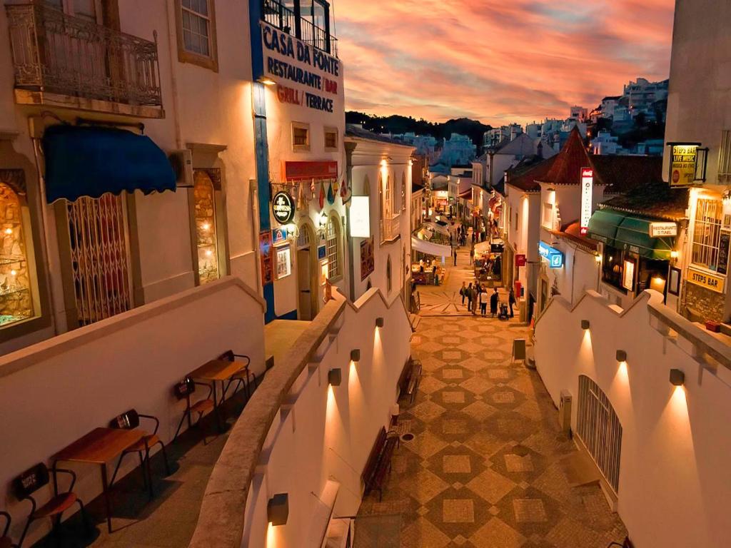 albufeira square old town