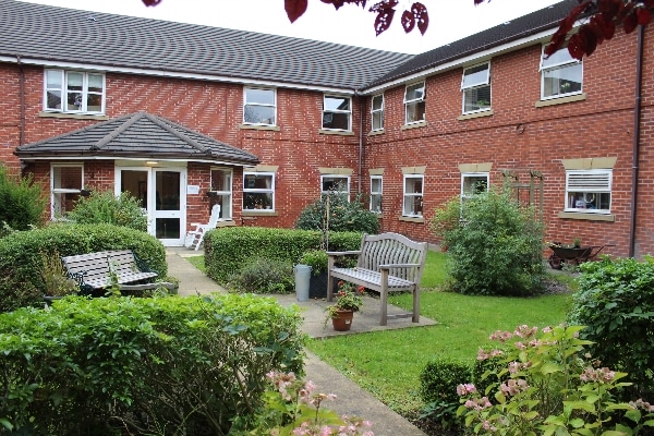 appleton manor care home