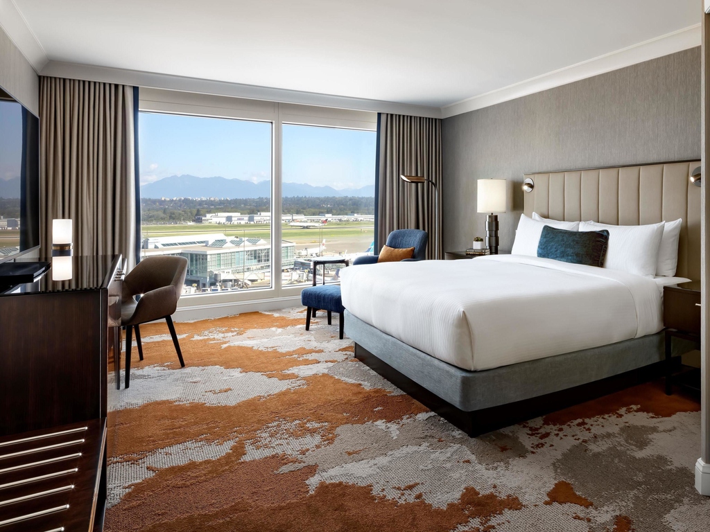 hotels near vancouver airport