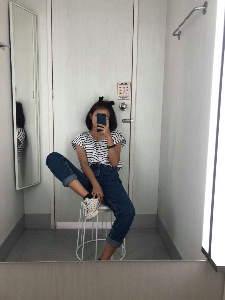 short hair mirror shot