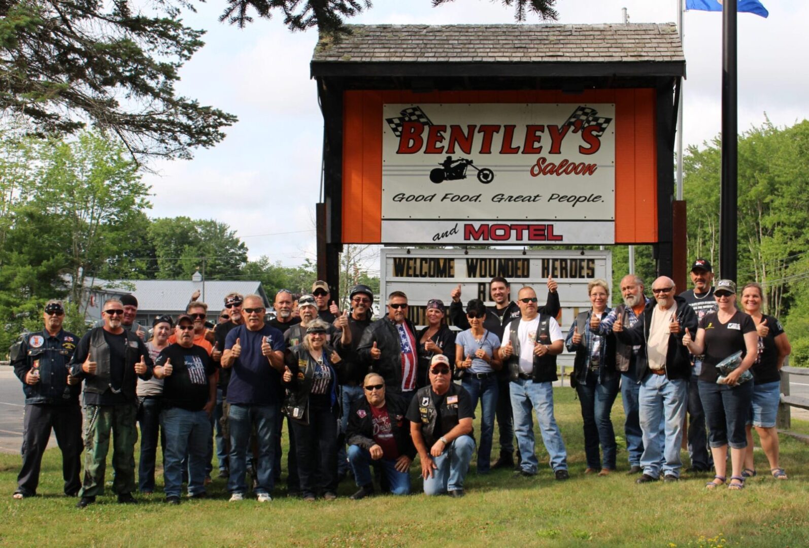 bentleys saloon photos