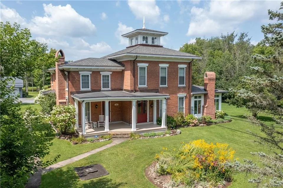 seneca falls homes for sale