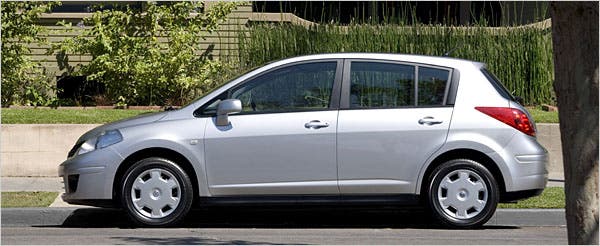 2007 nissan versa