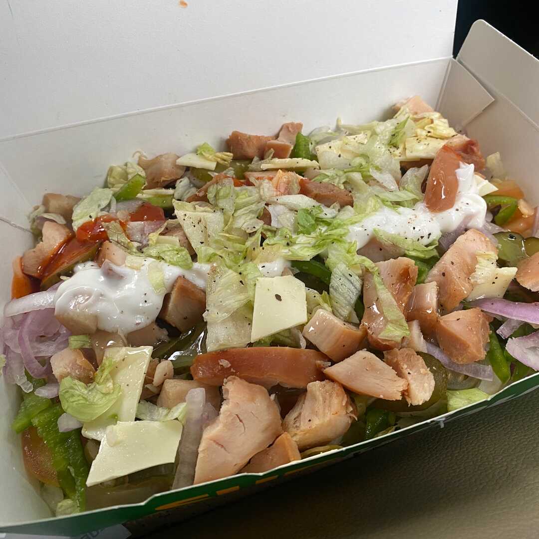 chicken tikka subway salad calories