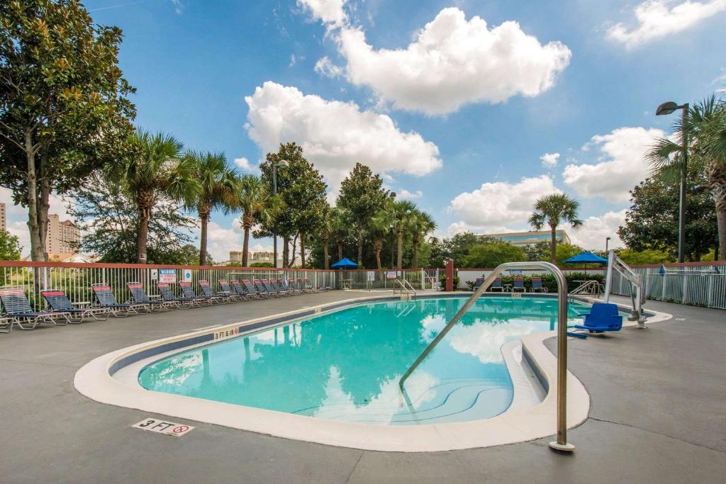 comfort inn & suites near universal orlando resort-convention center