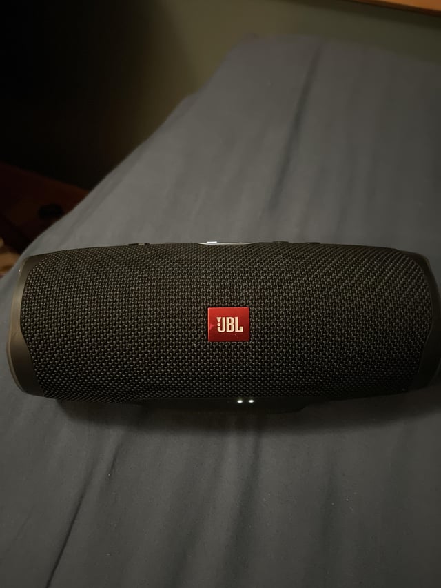 jbl speaker won t charge