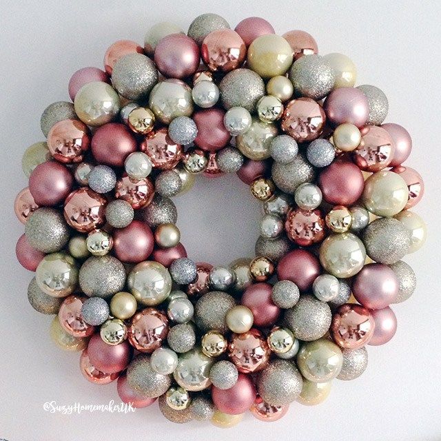 diy bauble wreath