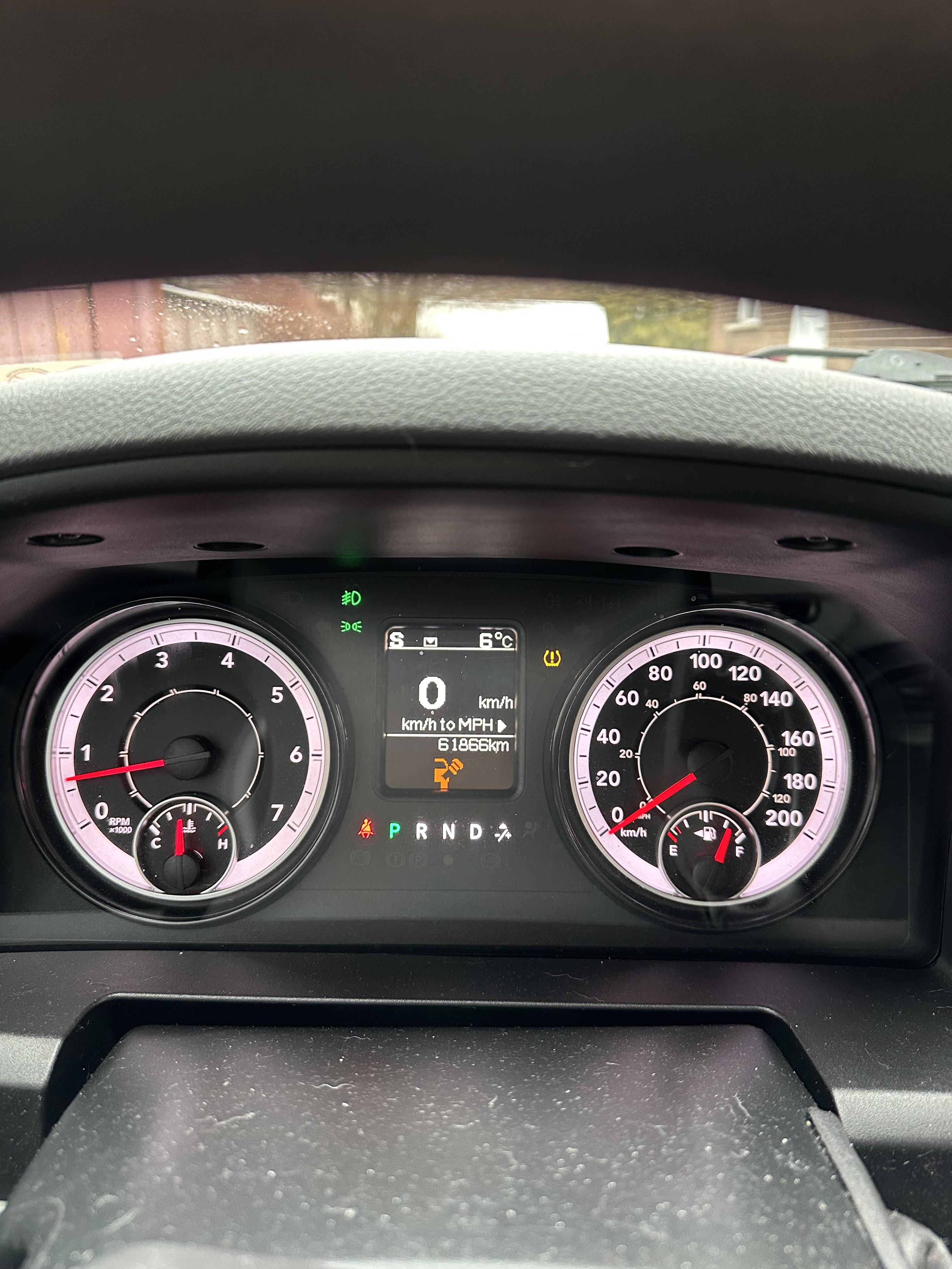 2014 ram 1500 gas cap light