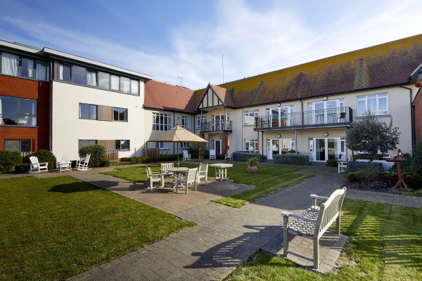 signature miramar care home