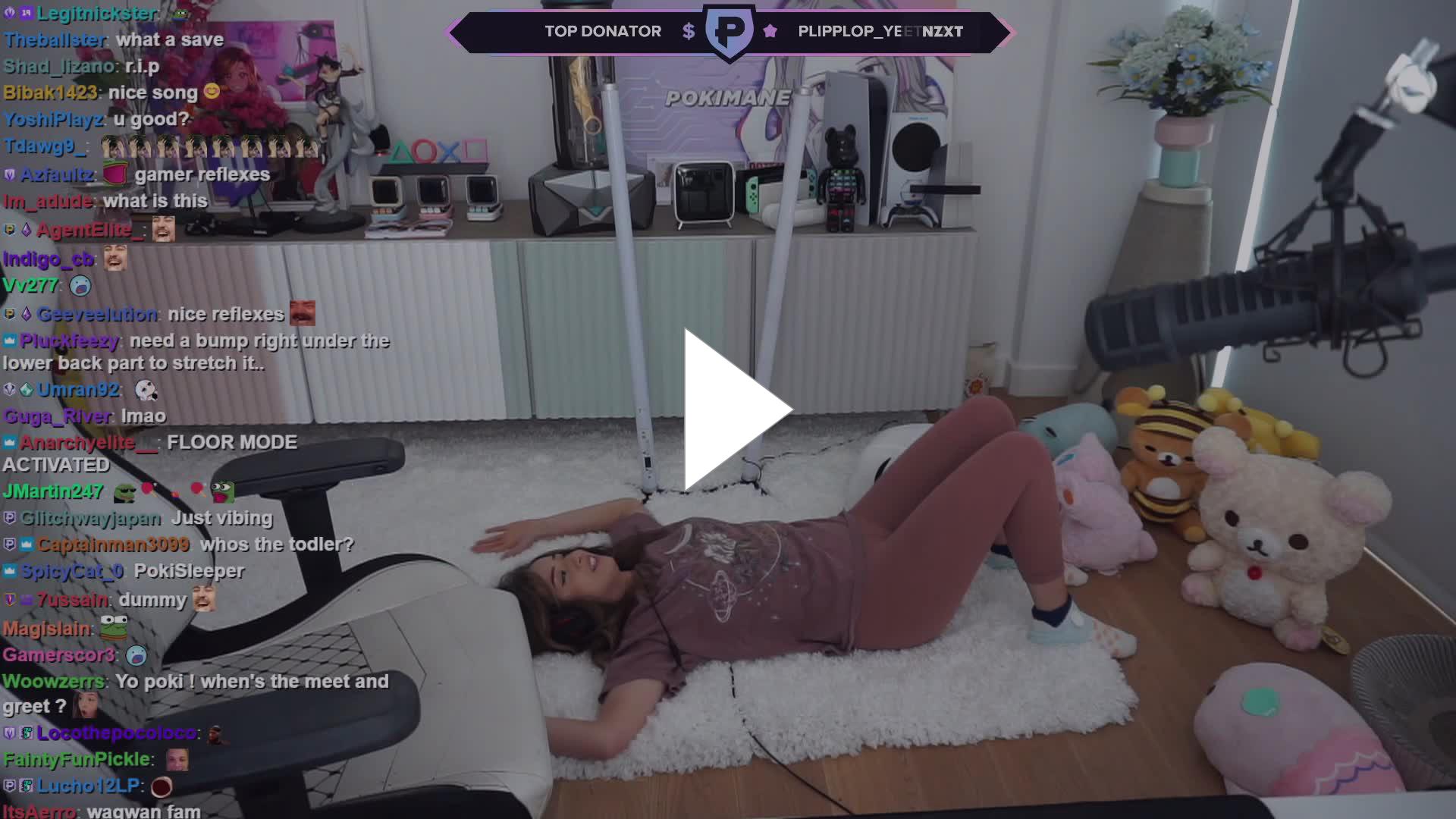 pokimane stretching