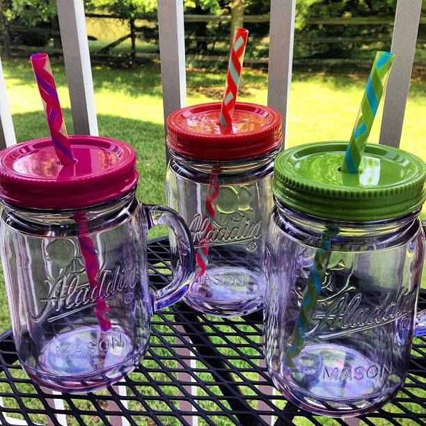 plastic mason jars with straws