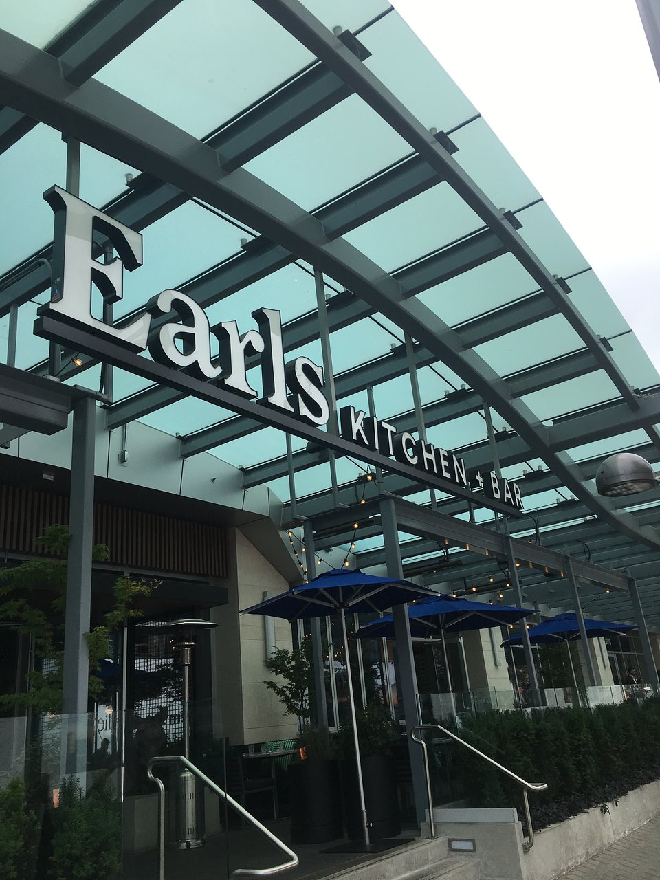 earls kitchen and bar burnaby photos