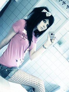 emo tetona