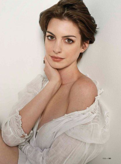 sexy photos of anne hathaway