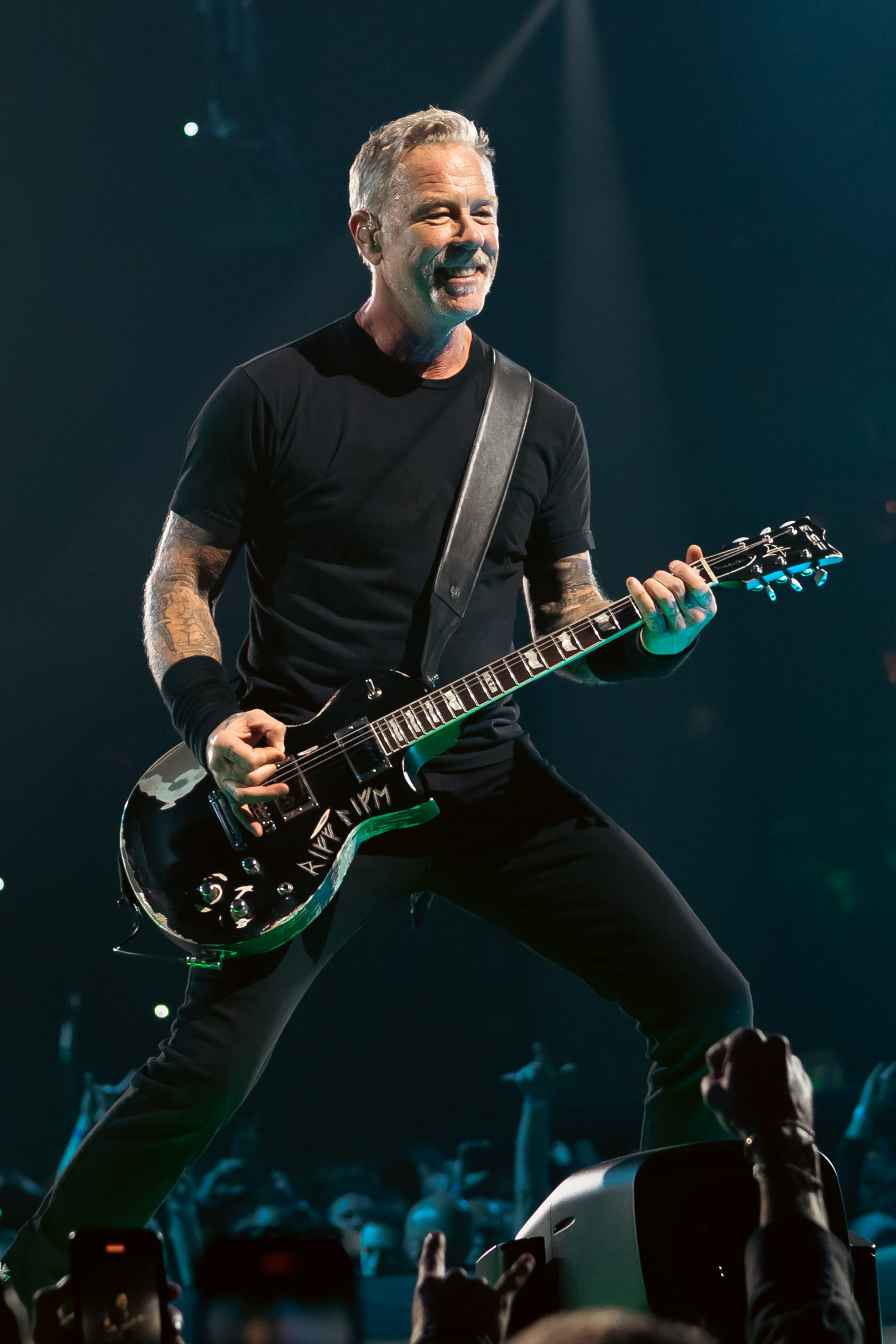 james hetfield kaç yaşında